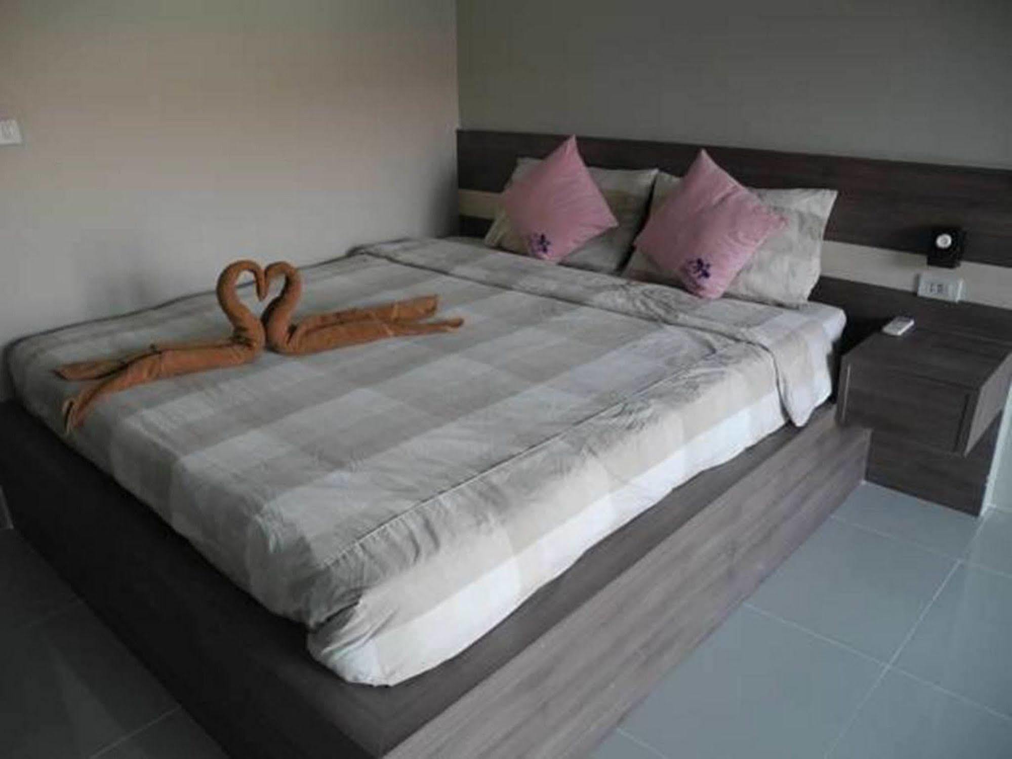 Bee Orchid Pool Villa Pattaya Bagian luar foto